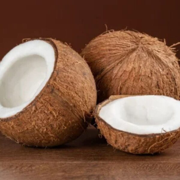 Semi Husked Coconut – Medium (500g)